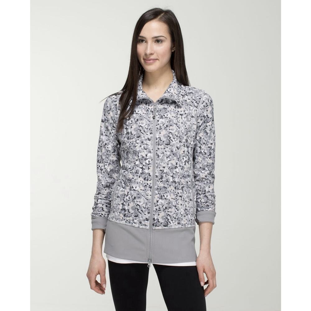 Lululemon sz 4 Nice Asana Jacket Not So Petite Fleur Silver Spoon Luon